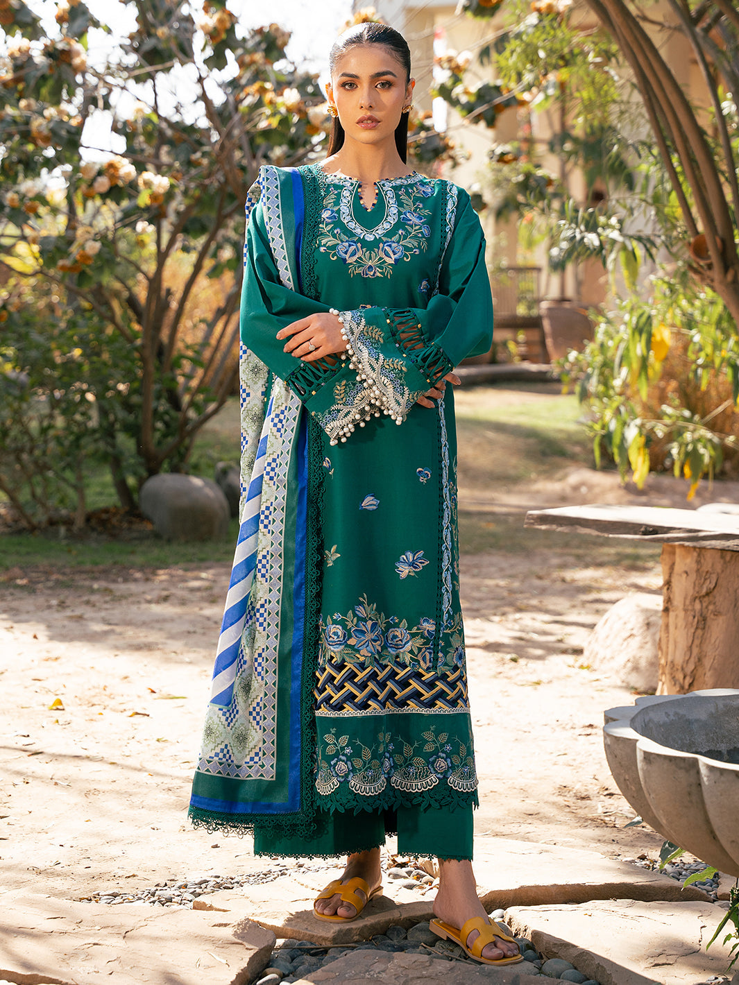 Bin Ilyas | Hazel Printed Lawn 25 | 2077 - A - House Of Hania