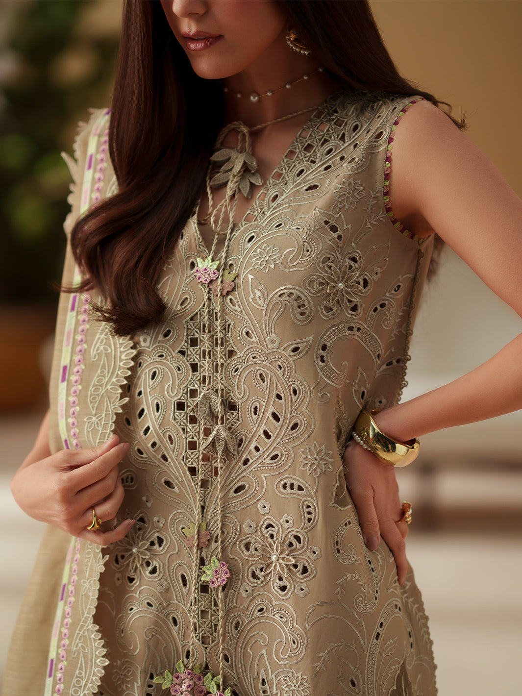 Bin Ilyas | Mashriq Luxury Lawn 26 | D-113-A - House Of Hania
