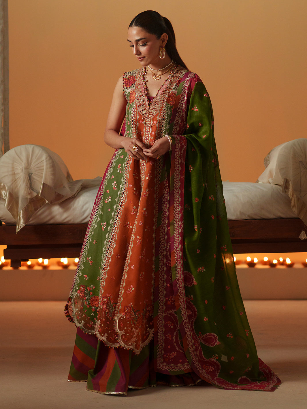 Bin Ilyas | Mashriq Luxury Lawn 26 | D-114-B - House Of Hania