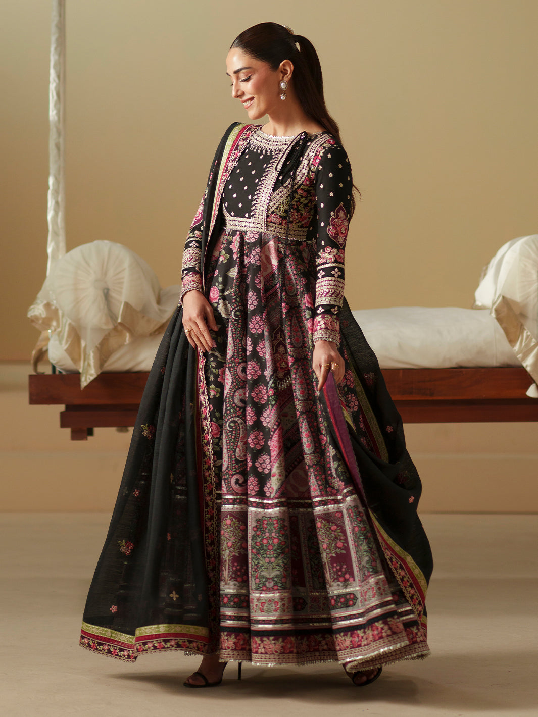 Bin Ilyas | Mashriq Luxury Lawn 26 | D-115-B - House Of Hania