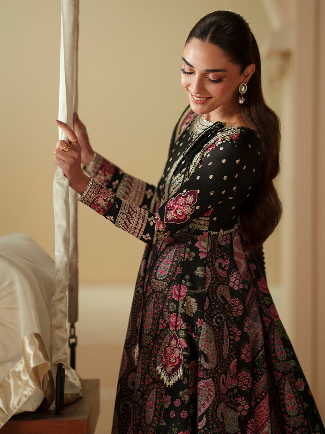 Bin Ilyas | Mashriq Luxury Lawn 26 | D-115-B - House Of Hania