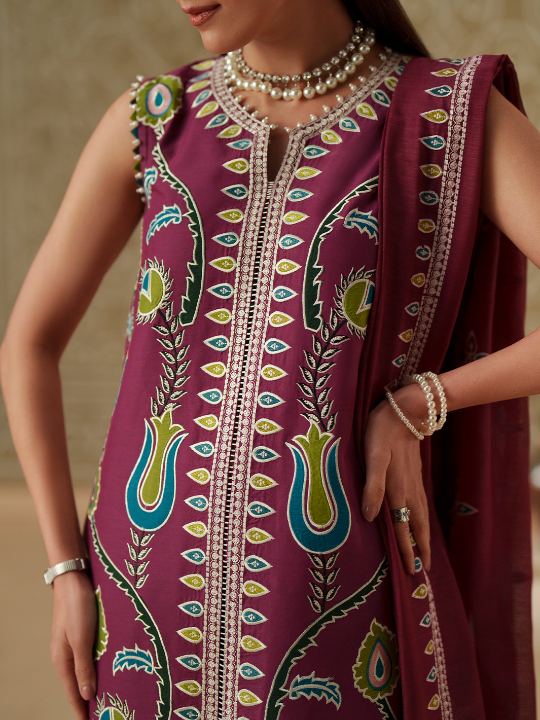 Bin Ilyas | Mashriq Luxury Lawn 26 | D-118-A - House Of Hania