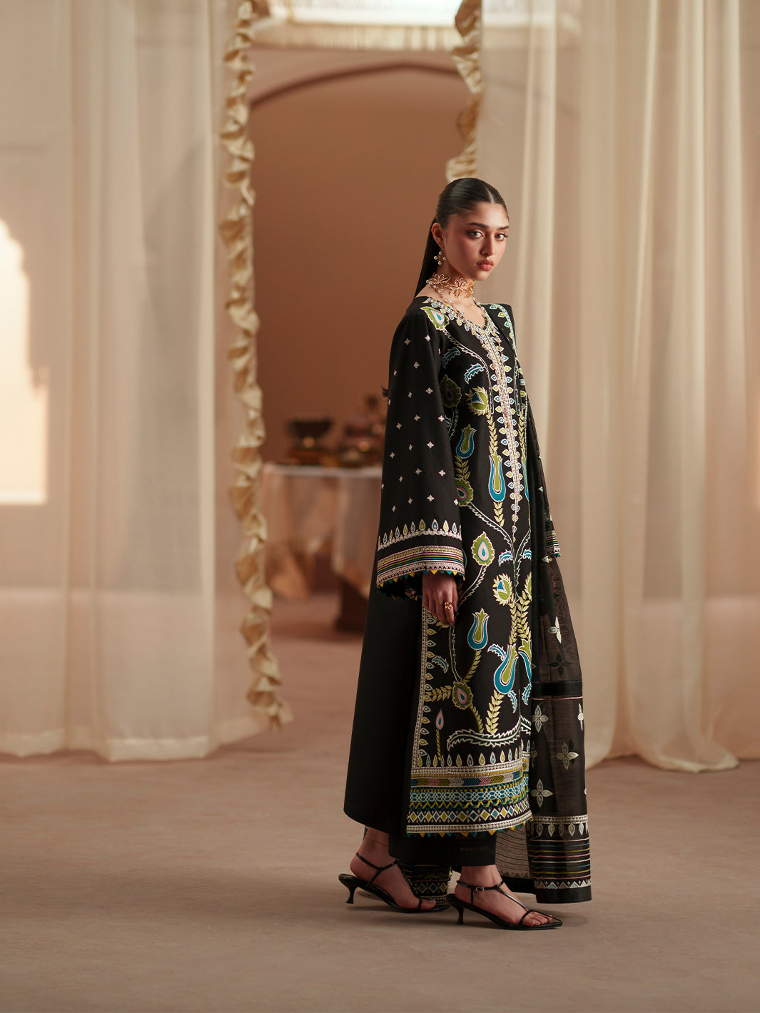 Bin Ilyas | Mashriq Luxury Lawn 26 | D-118-B - House Of Hania