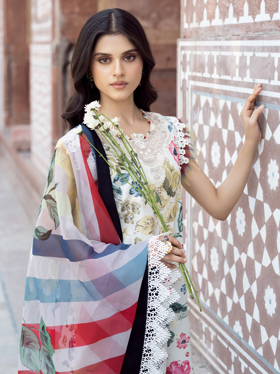 Bin Ilyas | Naqsh Naaz Luxury Lawn 25 | 2081 - A - House Of Hania