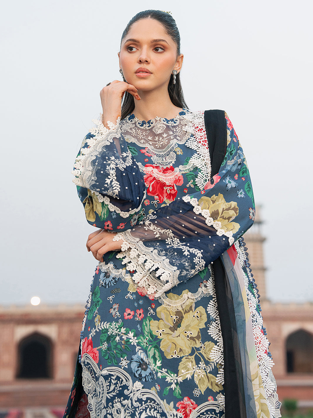 Bin Ilyas | Naqsh Naaz Luxury Lawn 25 | 2081 - B - House Of Hania