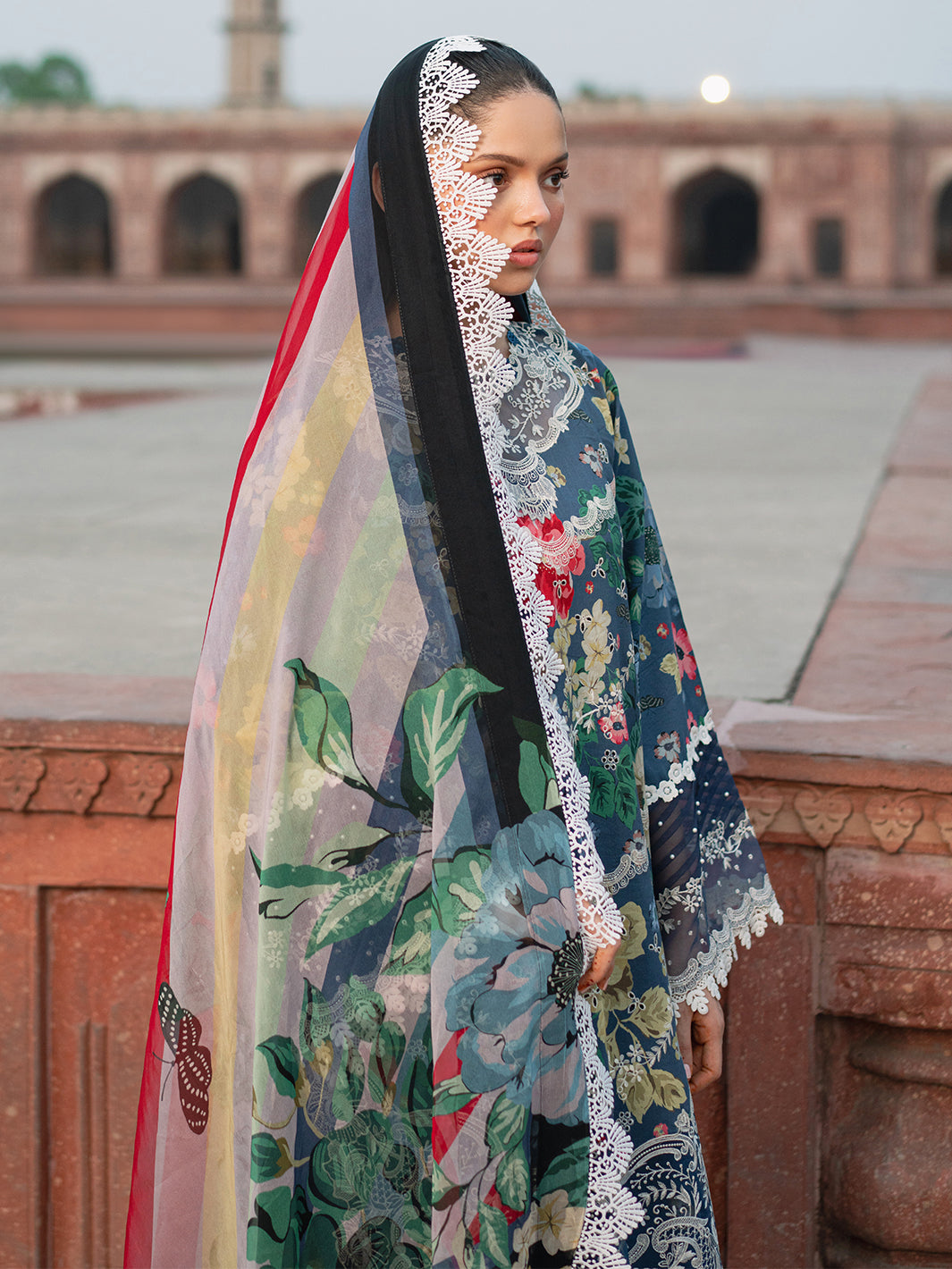 Bin Ilyas | Naqsh Naaz Luxury Lawn 25 | 2081 - B - House Of Hania