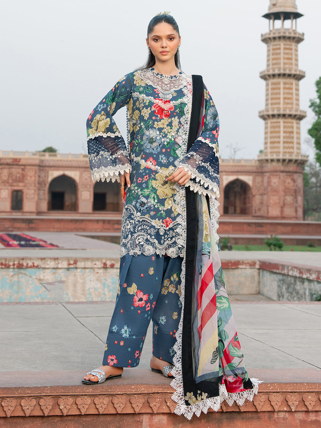 Bin Ilyas | Naqsh Naaz Luxury Lawn 25 | 2081 - B - House Of Hania