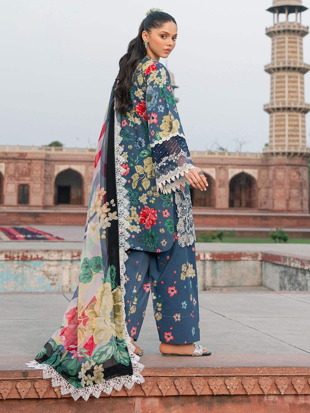 Bin Ilyas | Naqsh Naaz Luxury Lawn 25 | 2081 - B - House Of Hania