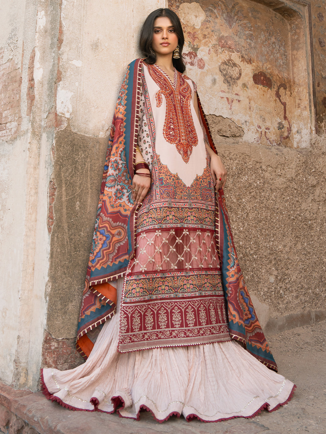 Bin Ilyas | Naqsh Naaz Luxury Lawn 25 | 2083 - A - House Of Hania