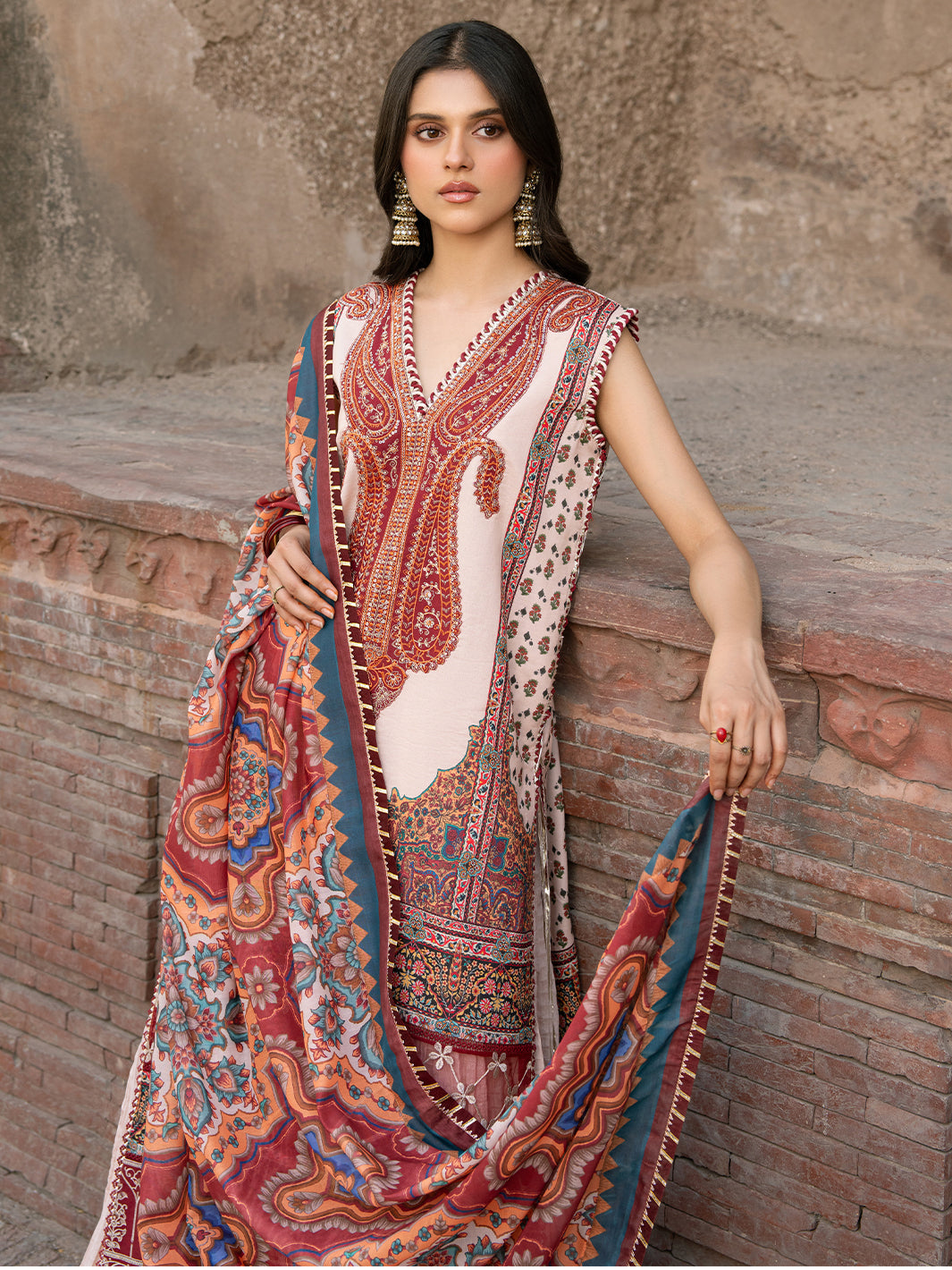 Bin Ilyas | Naqsh Naaz Luxury Lawn 25 | 2083 - A - House Of Hania