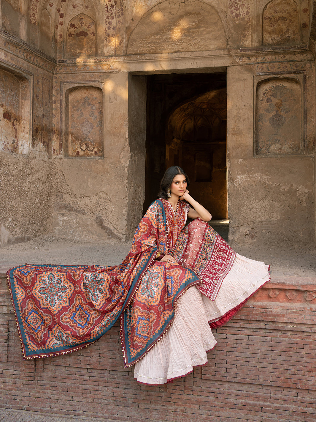 Bin Ilyas | Naqsh Naaz Luxury Lawn 25 | 2083 - A - House Of Hania
