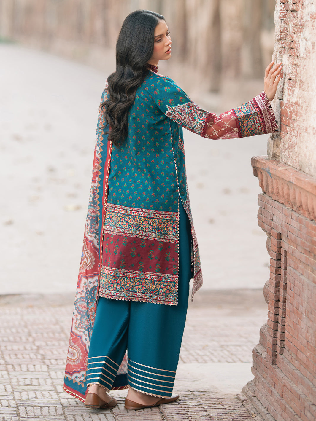 Bin Ilyas | Naqsh Naaz Luxury Lawn 25 | 2083 - B - House Of Hania
