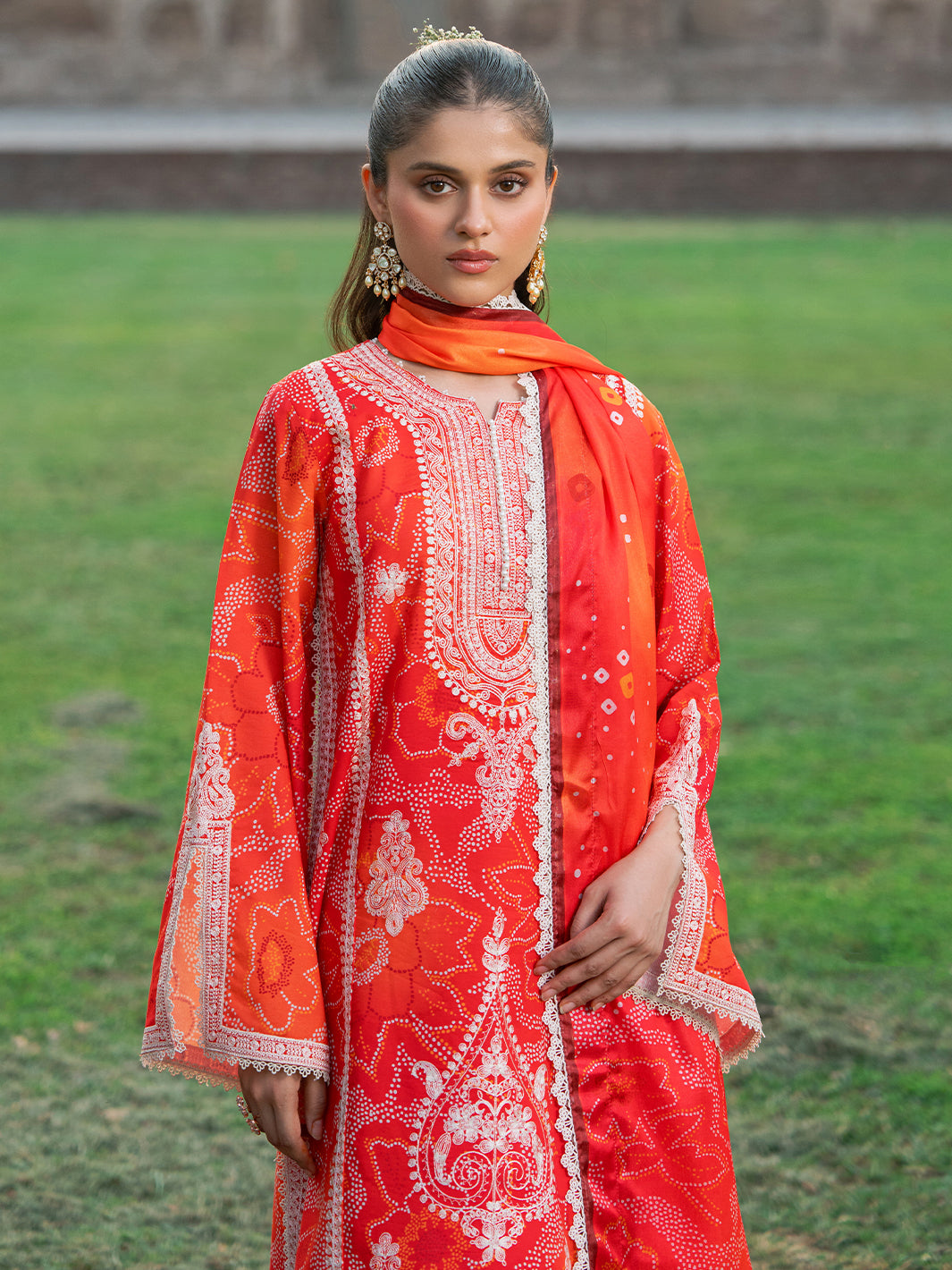 Bin Ilyas | Naqsh Naaz Luxury Lawn 25 | 2084 - A - House Of Hania