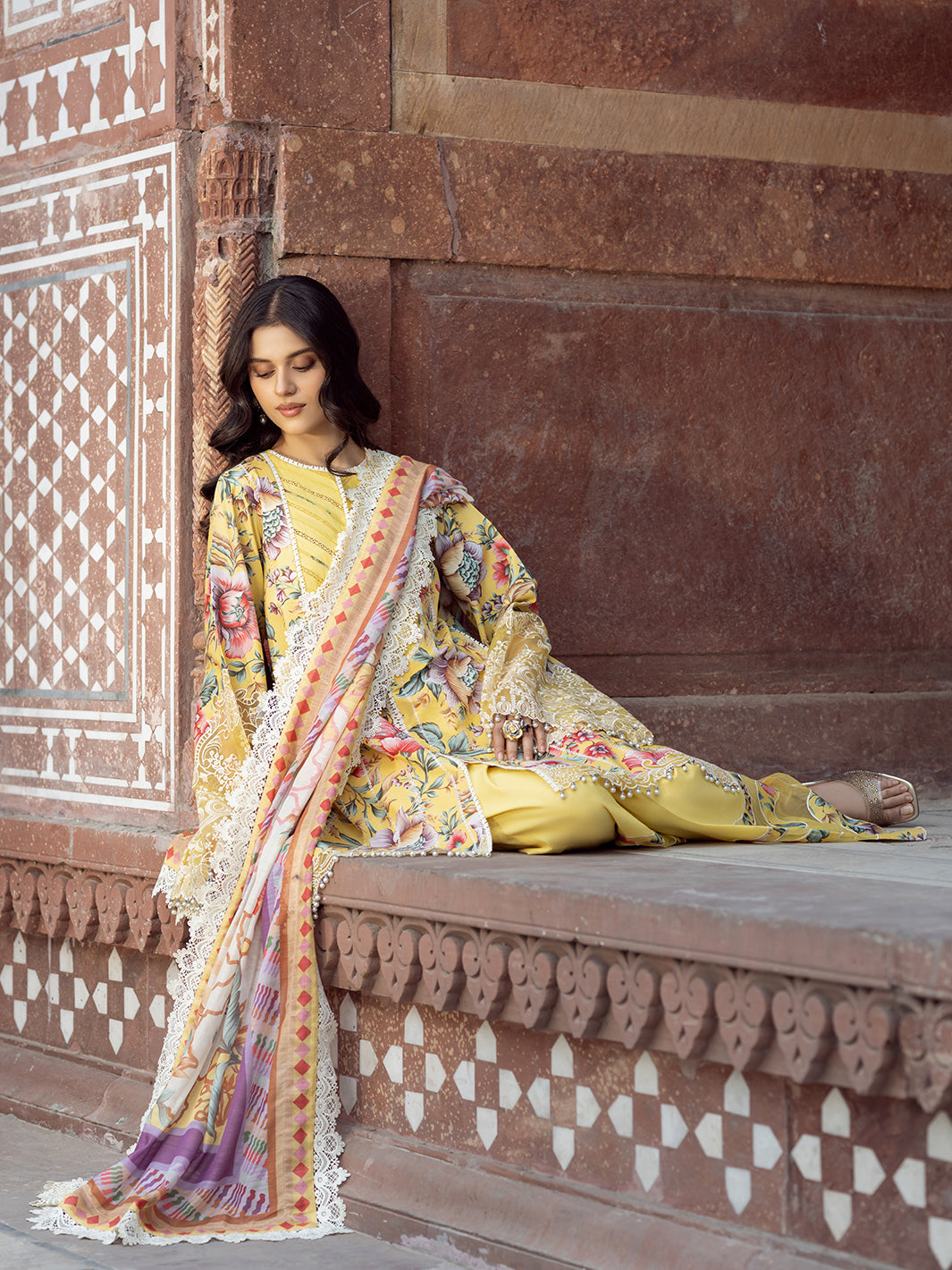 Bin Ilyas | Naqsh Naaz Luxury Lawn 25 | 2085 - A - House Of Hania