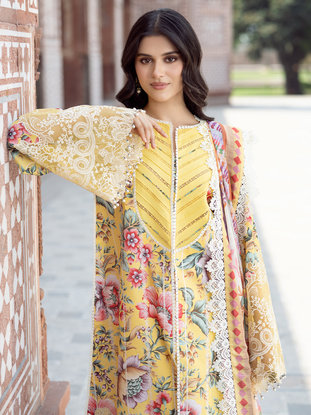 Bin Ilyas | Naqsh Naaz Luxury Lawn 25 | 2085 - A - House Of Hania