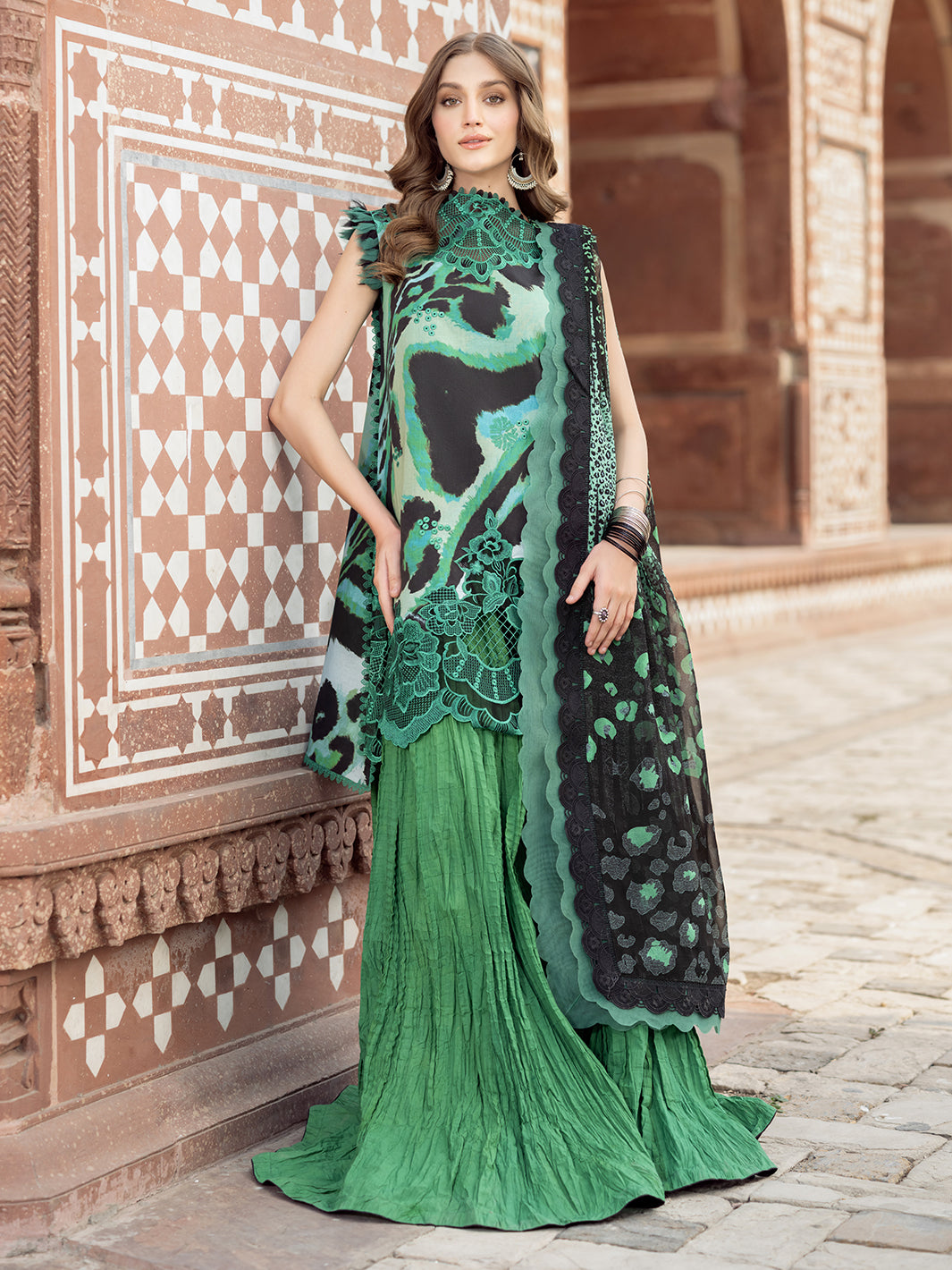 Bin Ilyas | Naqsh Naaz Luxury Lawn 25 | 2086 - A - House Of Hania
