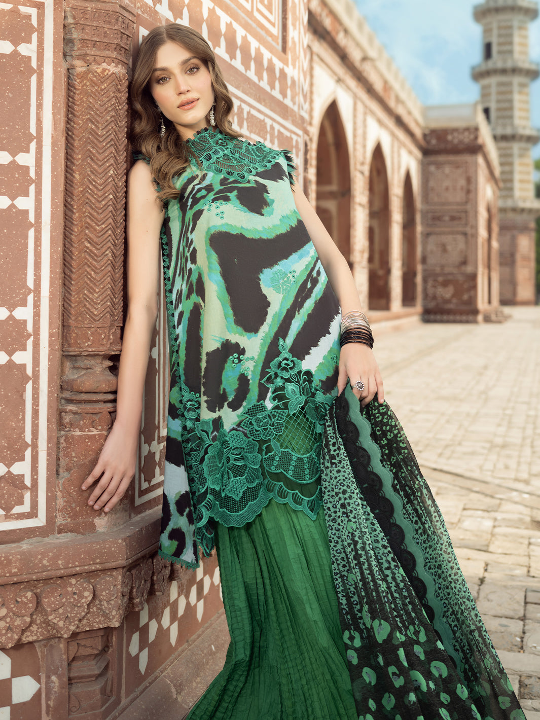 Bin Ilyas | Naqsh Naaz Luxury Lawn 25 | 2086 - A - House Of Hania