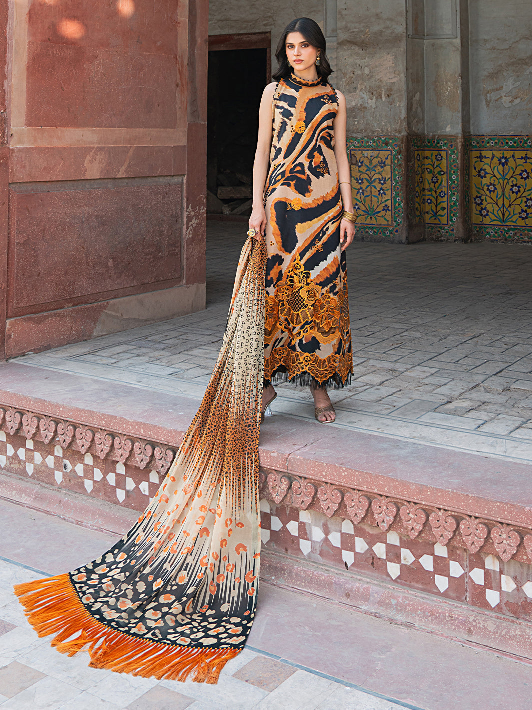 Bin Ilyas | Naqsh Naaz Luxury Lawn 25 | 2086 - B - House Of Hania