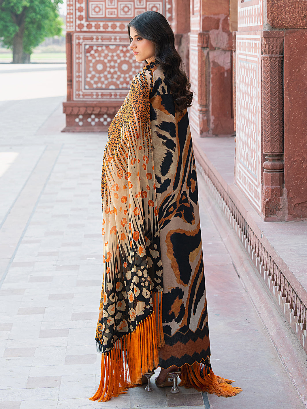 Bin Ilyas | Naqsh Naaz Luxury Lawn 25 | 2086 - B - House Of Hania