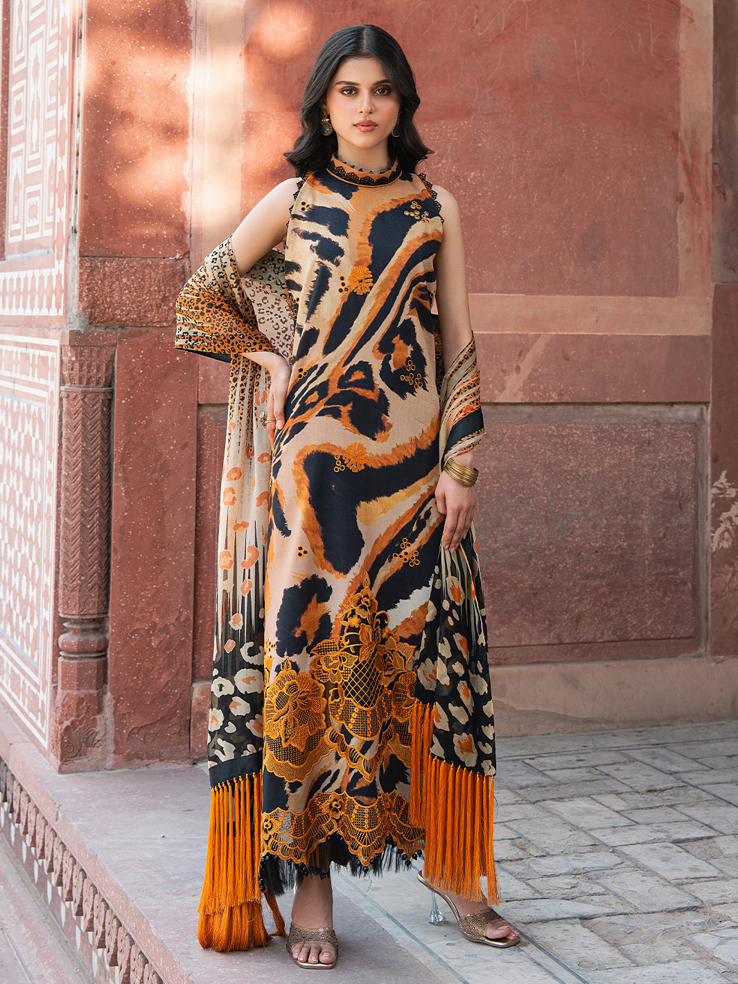 Bin Ilyas | Naqsh Naaz Luxury Lawn 25 | 2086 - B - House Of Hania