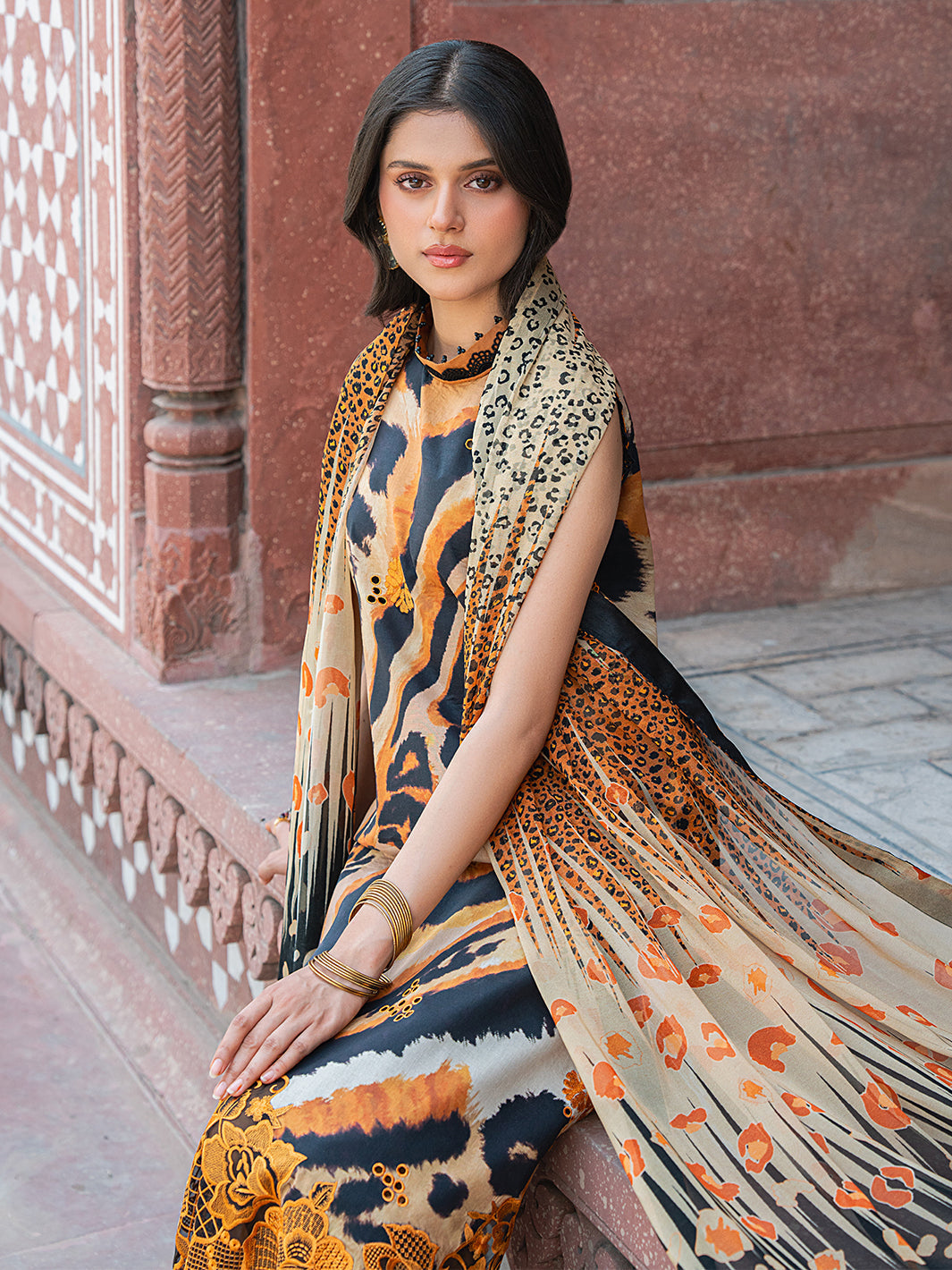 Bin Ilyas | Naqsh Naaz Luxury Lawn 25 | 2086 - B - House Of Hania