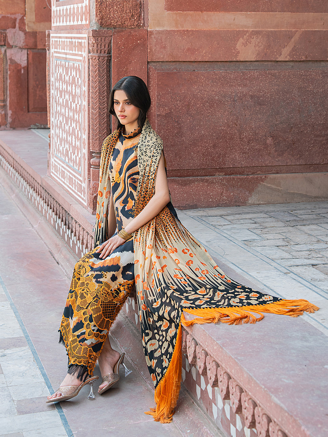 Bin Ilyas | Naqsh Naaz Luxury Lawn 25 | 2086 - B - House Of Hania