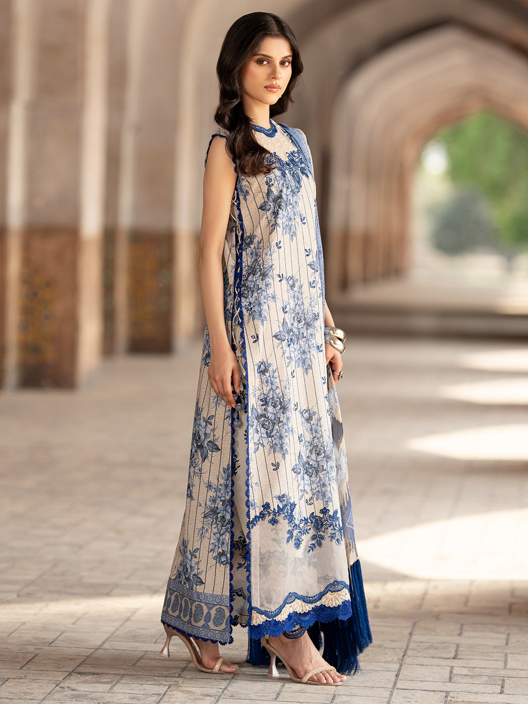 Bin Ilyas | Naqsh Naaz Luxury Lawn 25 | 2087 - A - House Of Hania