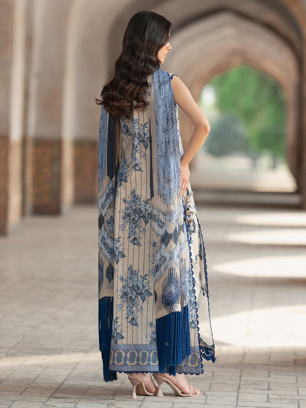Bin Ilyas | Naqsh Naaz Luxury Lawn 25 | 2087 - A - House Of Hania