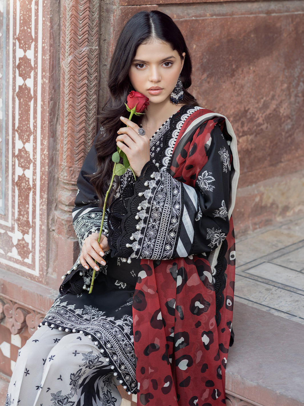Bin Ilyas | Naqsh Naaz Luxury Lawn 25 | 2088 - A - House Of Hania