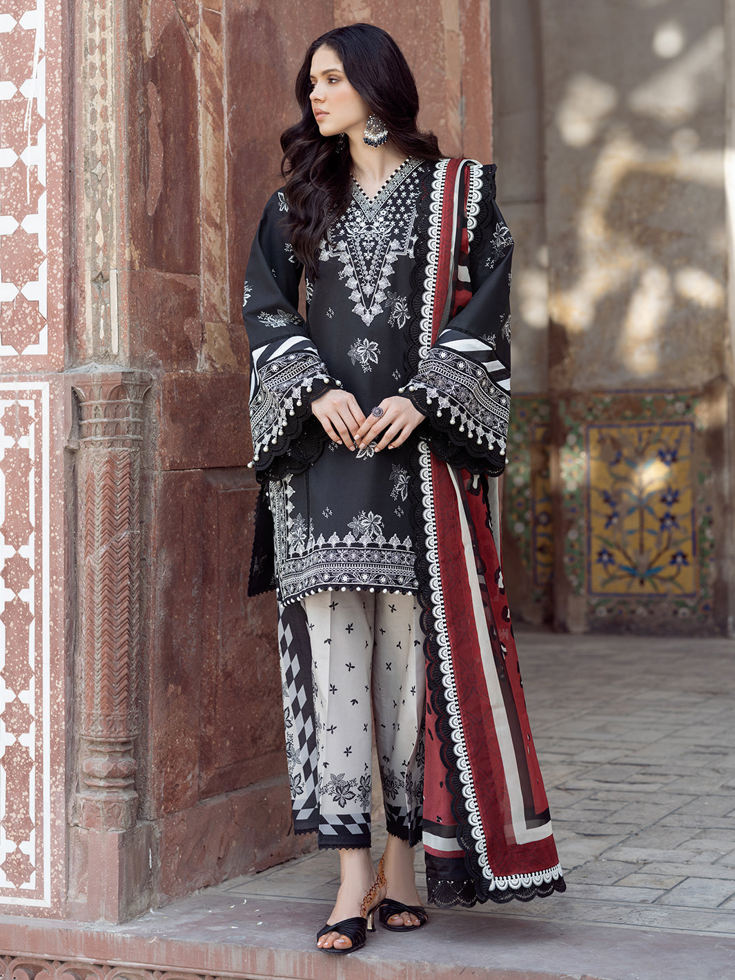 Bin Ilyas | Naqsh Naaz Luxury Lawn 25 | 2088 - A - House Of Hania