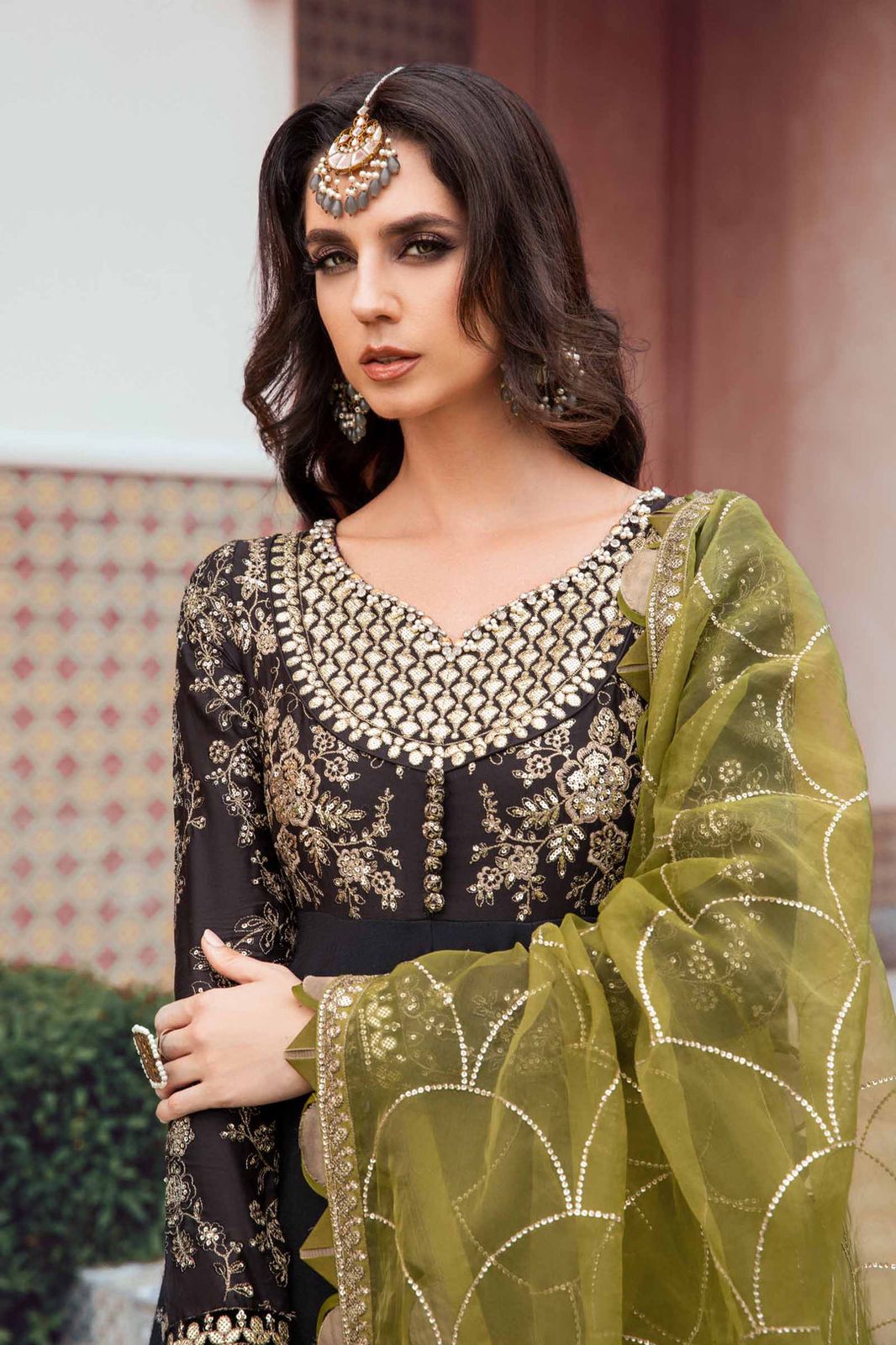 Black - House Of Hania