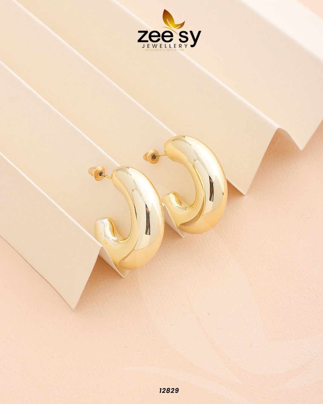C-Type Stud Earrings - House Of Hania