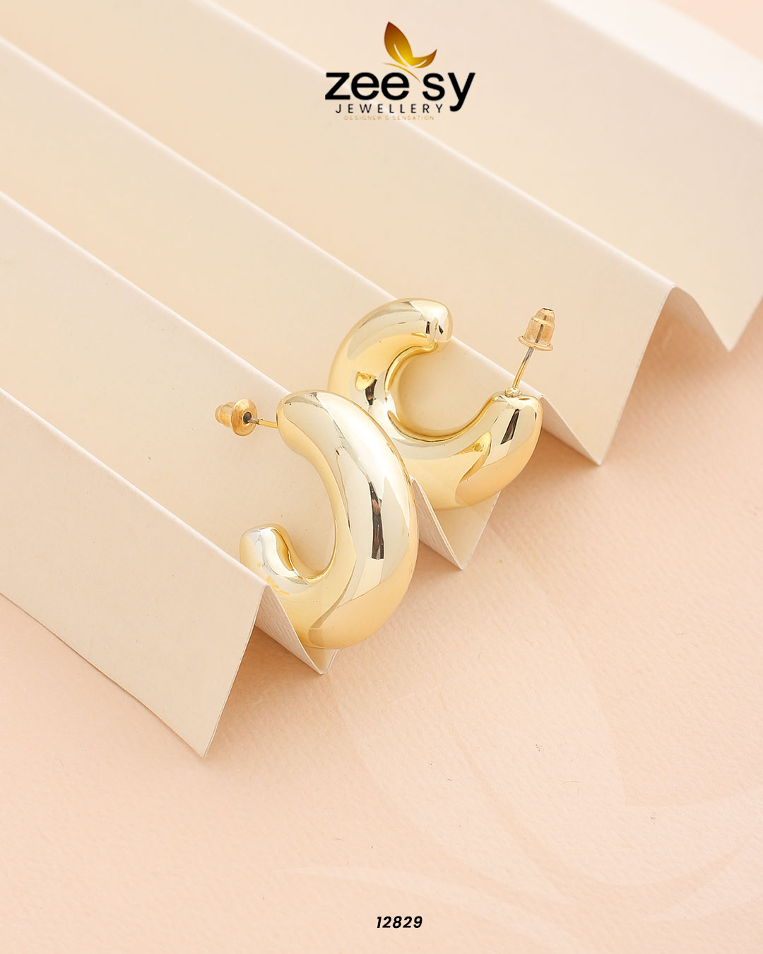 C-Type Stud Earrings - House Of Hania