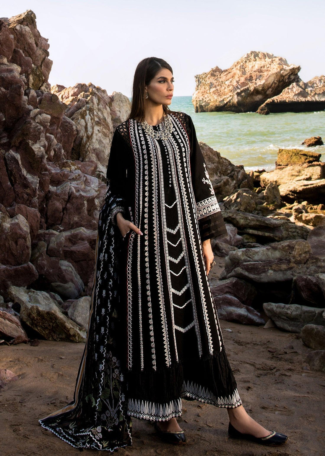 CRIMSON Embroidered Lawn Marori Dreams - D4 B - House Of Hania