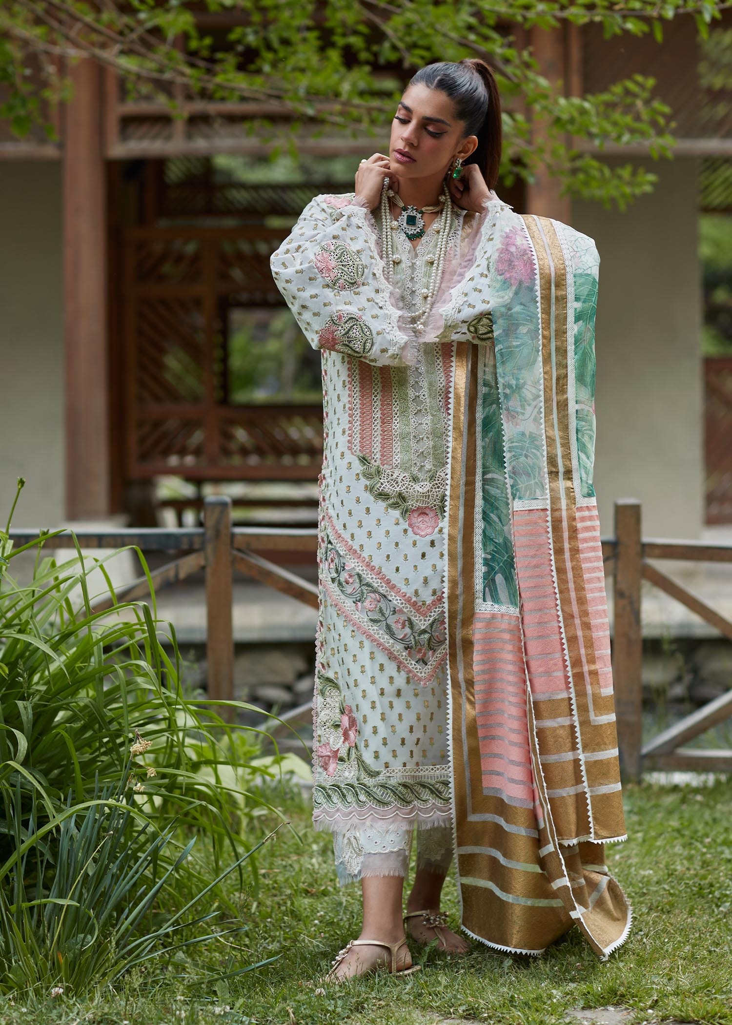 CRIMSON LUXE LAWN Shigar - D5 A Stitched - House Of Hania