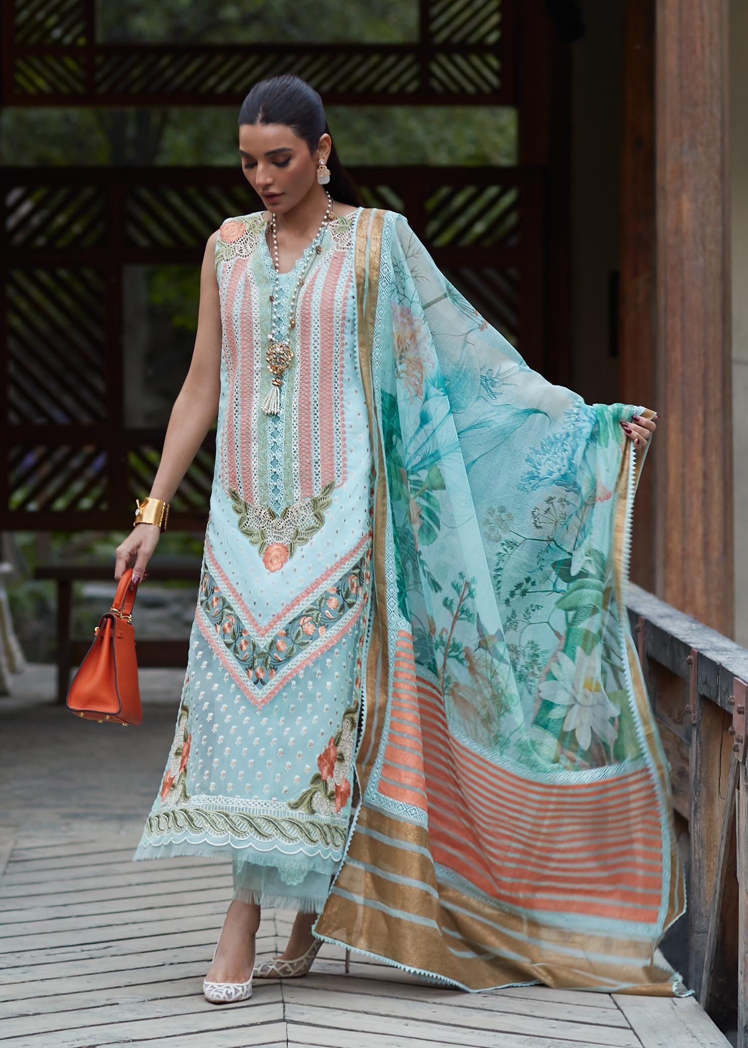 CRIMSON LUXE LAWN Shigar - D5 B - House Of Hania