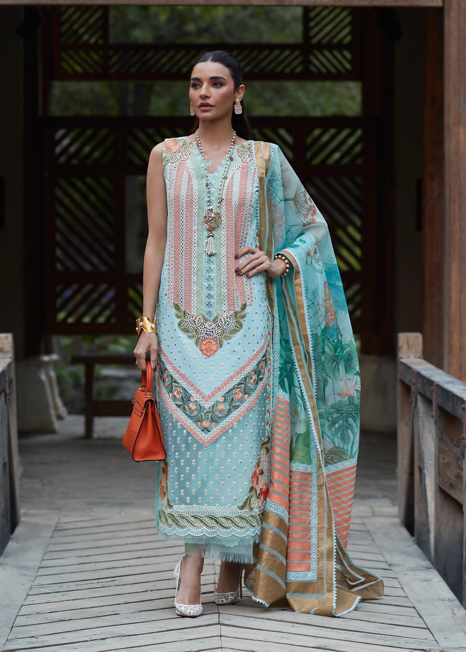 CRIMSON LUXE LAWN Shigar - D5 B - House Of Hania
