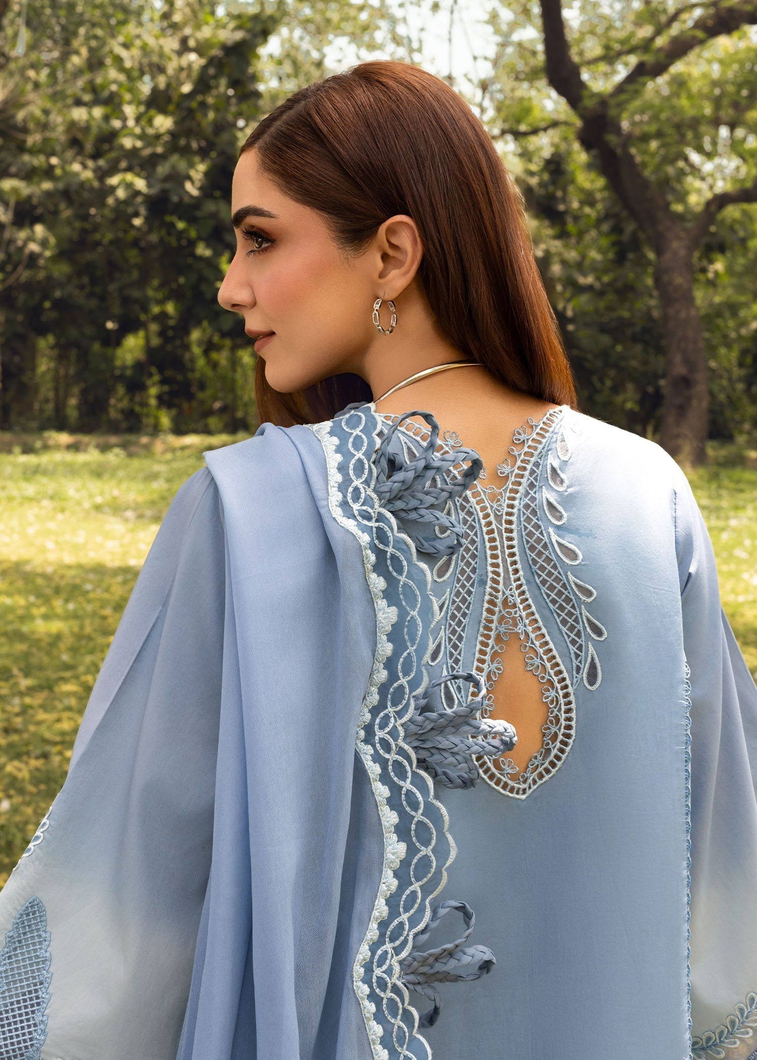 Crimson | Tasawar 25 | ALL THINGS OMBRE - D1 A - House Of Hania