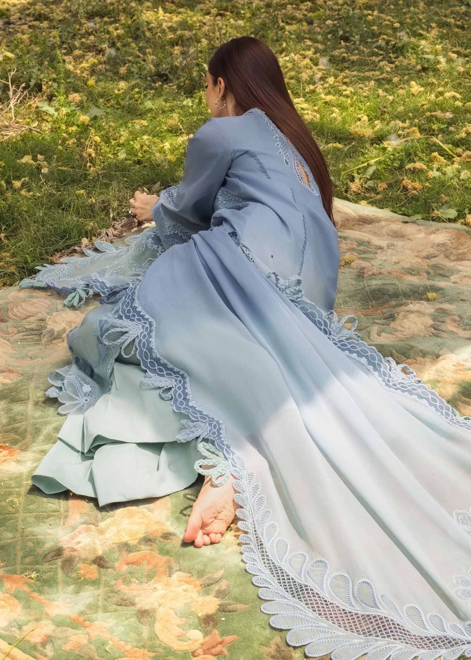 Crimson | Tasawar 25 | ALL THINGS OMBRE - D1 A - House Of Hania