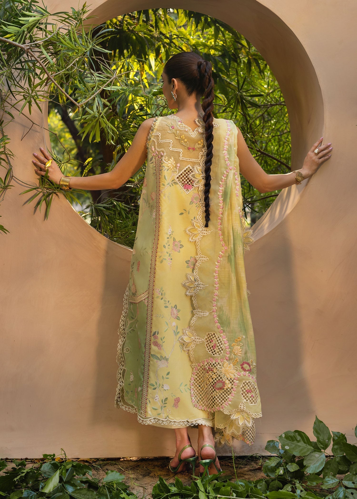 Crimson | Tasawar 25 | BONJOUR AND BLOOM - D4A - House Of Hania
