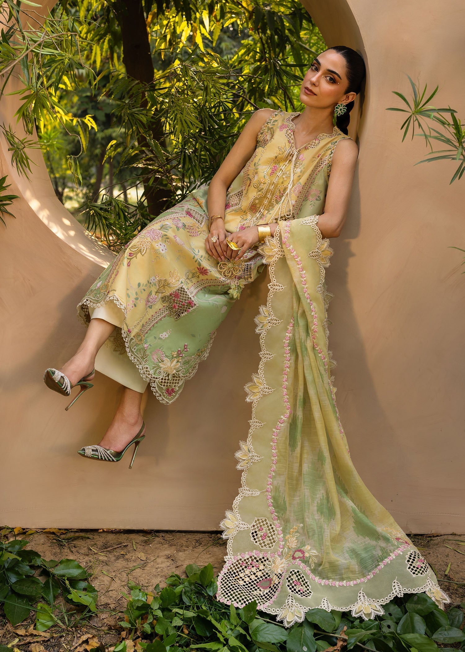 Crimson | Tasawar 25 | BONJOUR AND BLOOM - D4A - House Of Hania