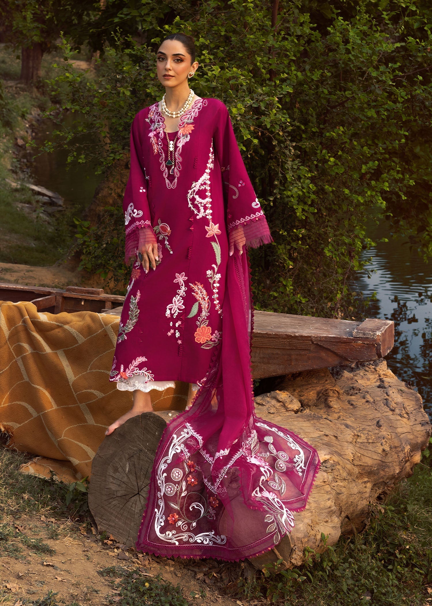 Crimson | Tasawar 25 | MIRROR GARDEN - D3A - House Of Hania