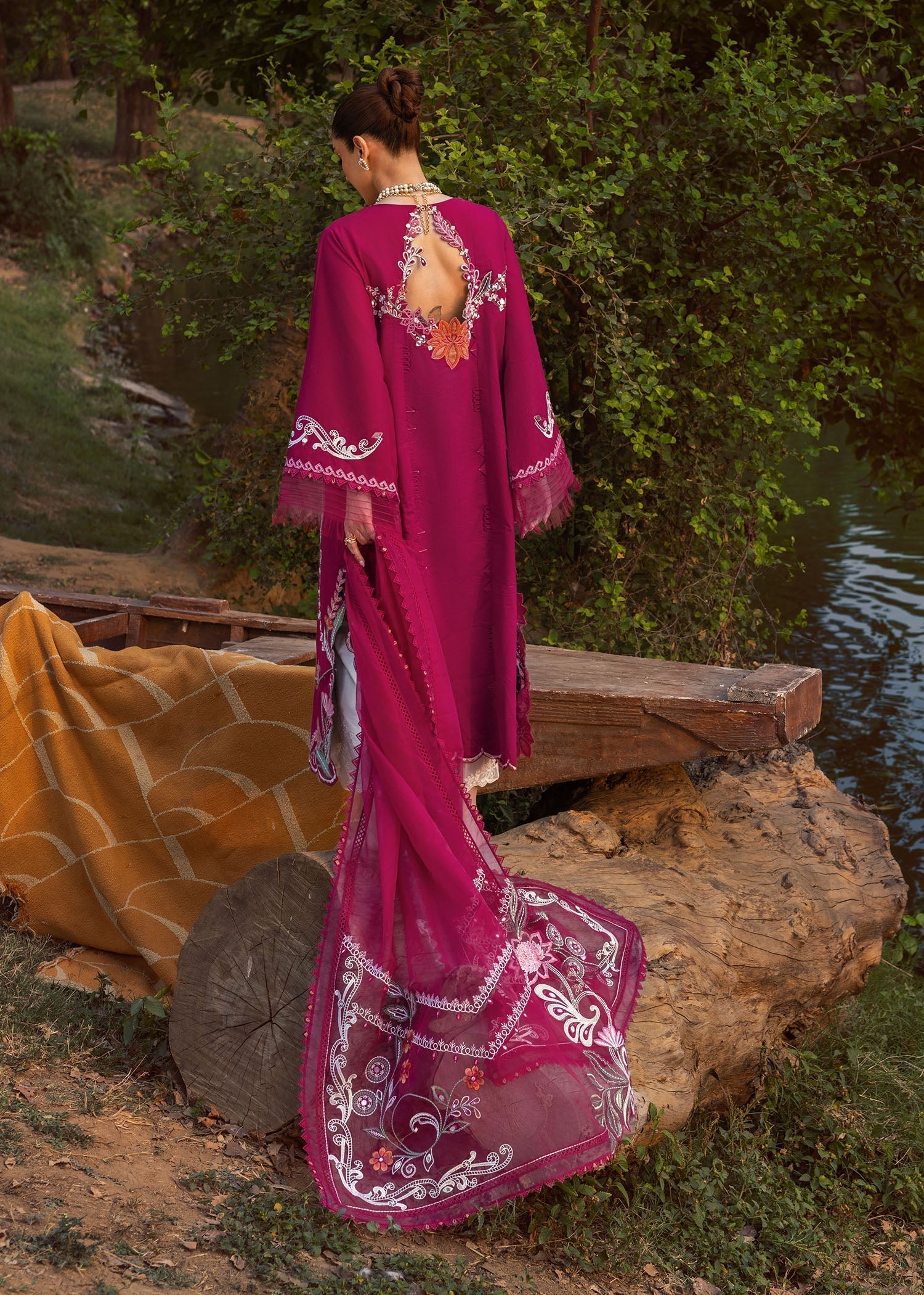 Crimson | Tasawar 25 | MIRROR GARDEN - D3A - House Of Hania