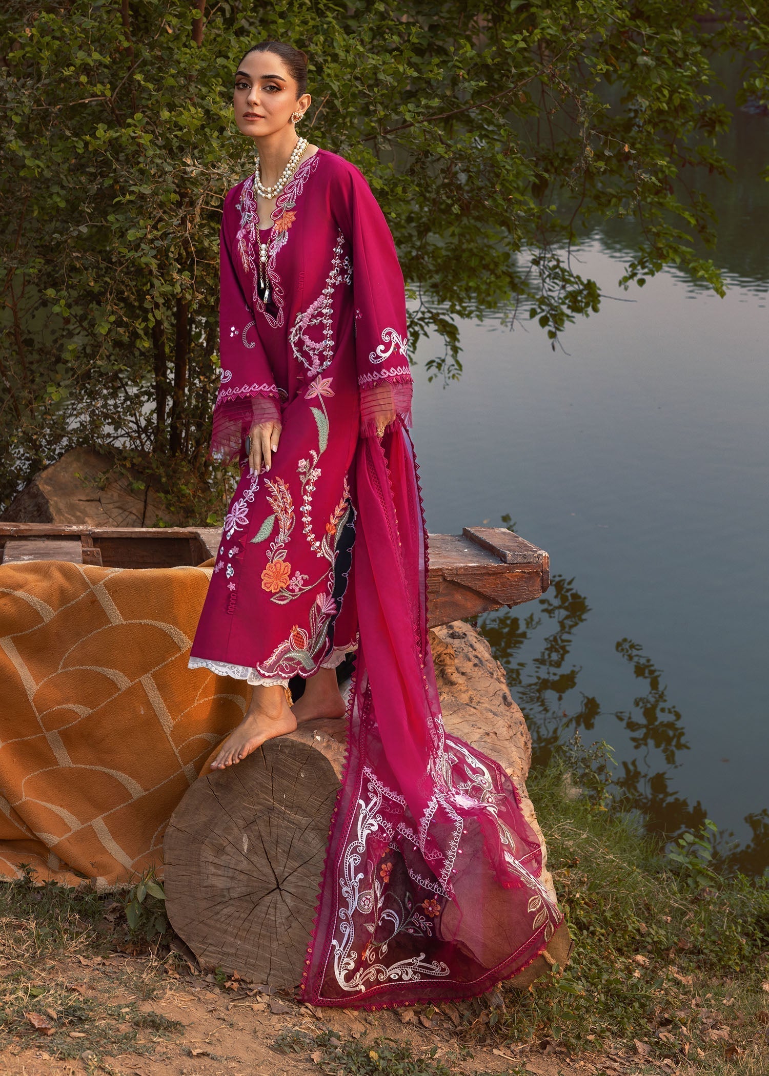 Crimson | Tasawar 25 | MIRROR GARDEN - D3A - House Of Hania