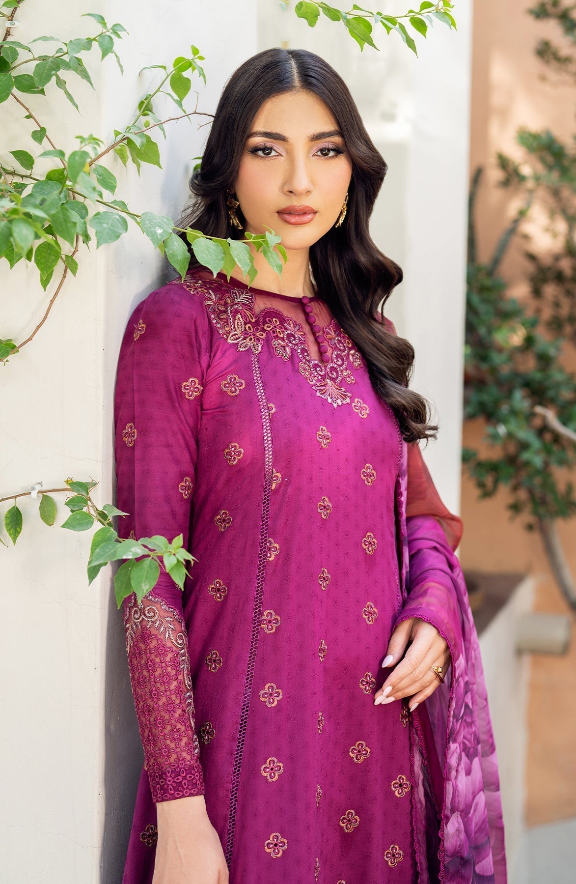 Zarif | Nura Textured Lawn 25 | MEHMAL