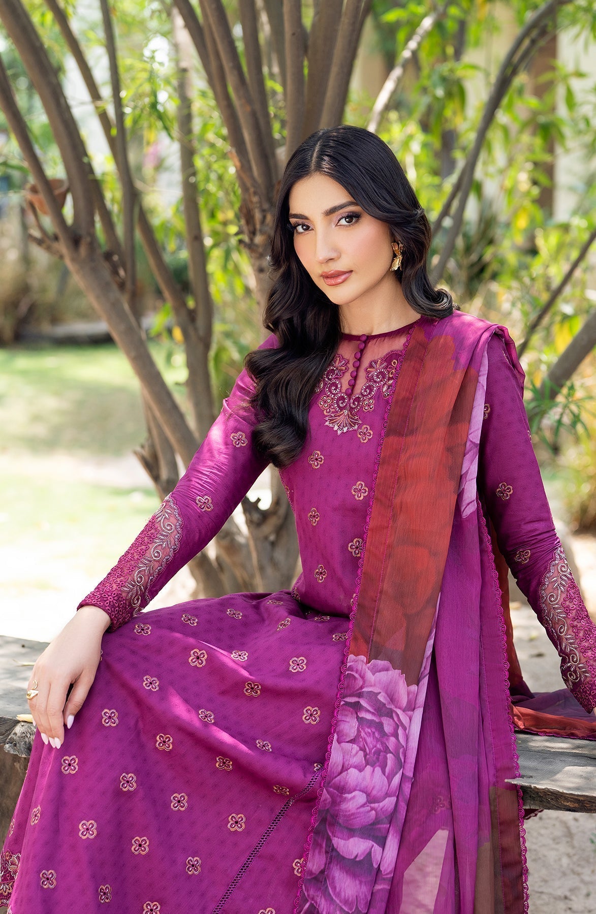 Zarif | Nura Textured Lawn 25 | MEHMAL