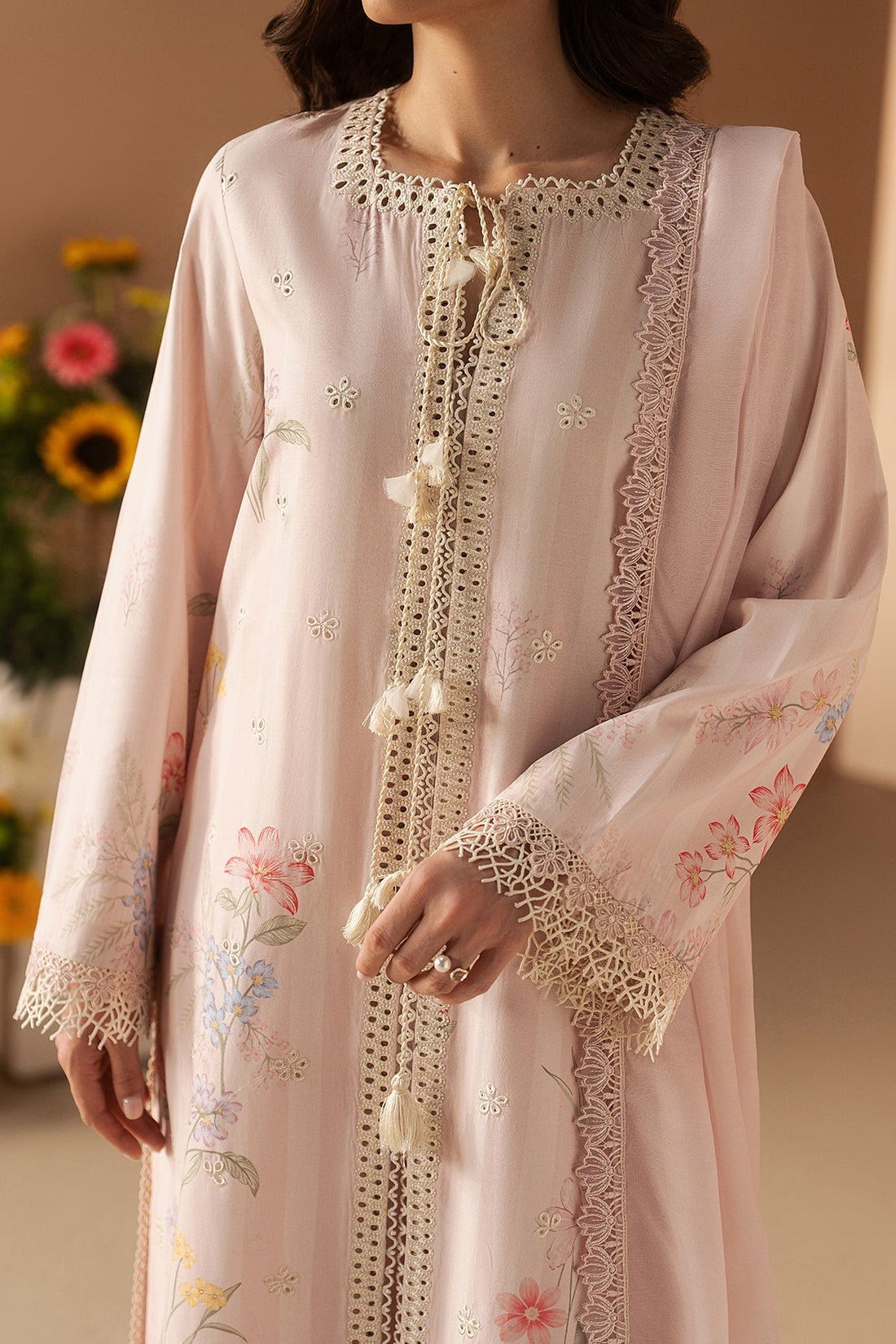 Model wearing Afrozeh Haze Hazelen Blush shirt & trouser set