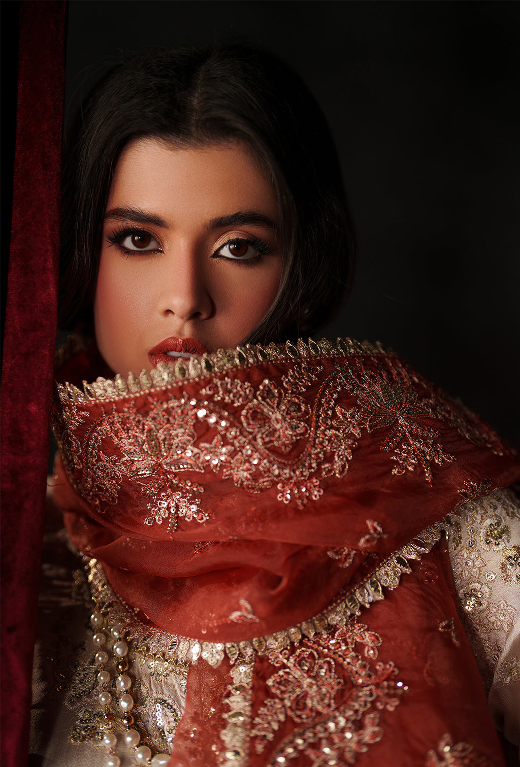 Emaan Adeel Poise S0517 embroidered raw silk suit in ivory — dupatta close-up