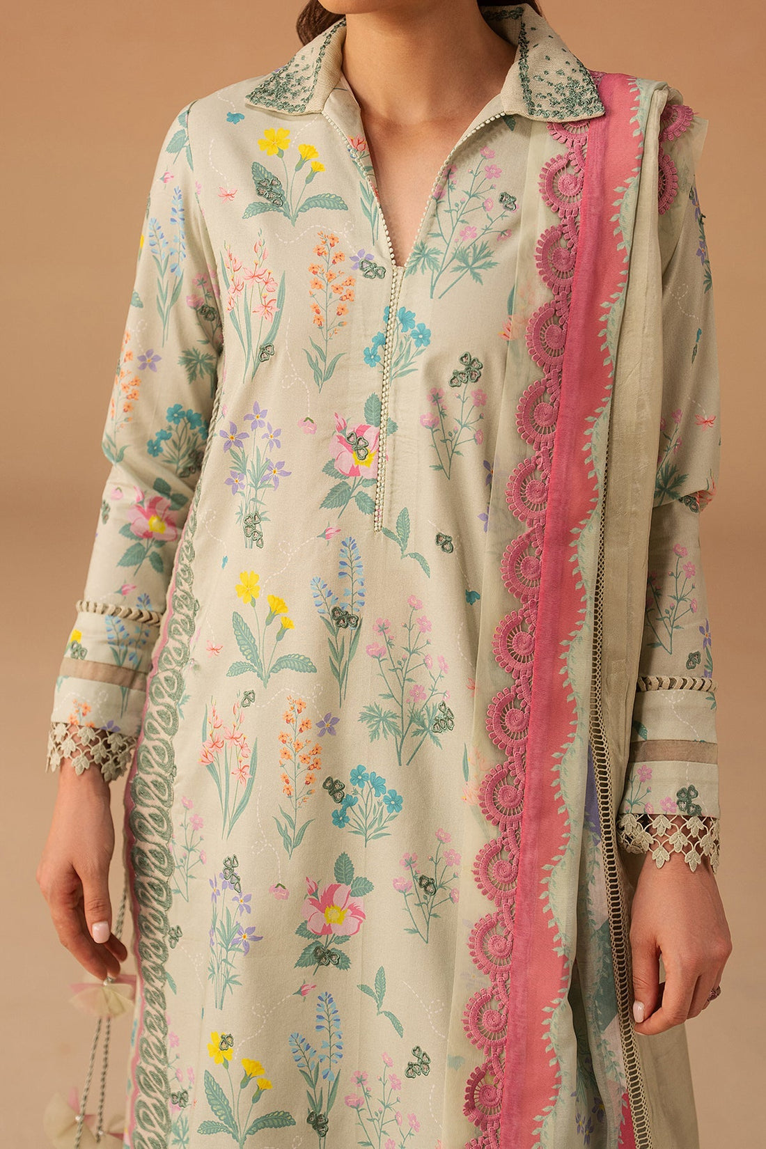 Model wearing Afrozeh Haze Sunlaced Green shirt & trouser set