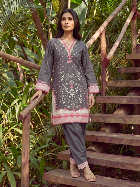 Dhanak | Casual Pret | BLACK LAWN 2PCS EMBROIDERED KURTA WITH TROUSER - House Of Hania